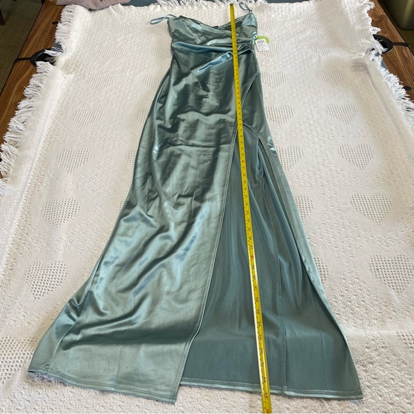 NWT Windsor Shiny Dress w Slit (M) - Picture 9 of 9